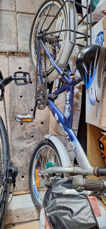 Blauwe kinderfiets 18 inch - Gebruikt