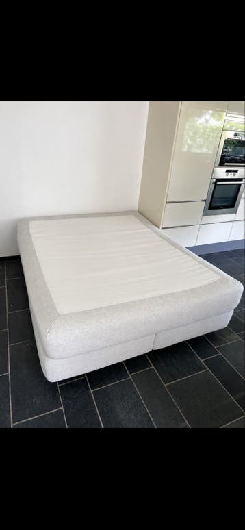 Gratis IKEA boxspring 160x160cm met nieuw grijze hoes