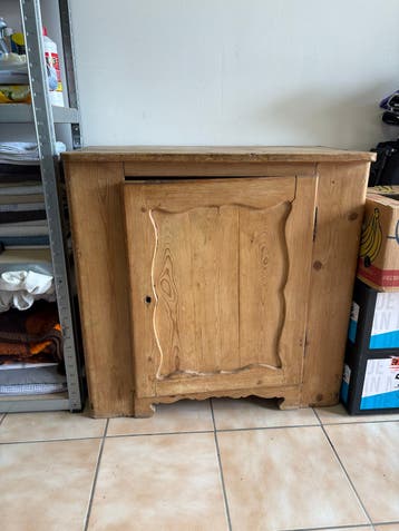 Oud grenen kastje / tv meubel - gratis af te halen