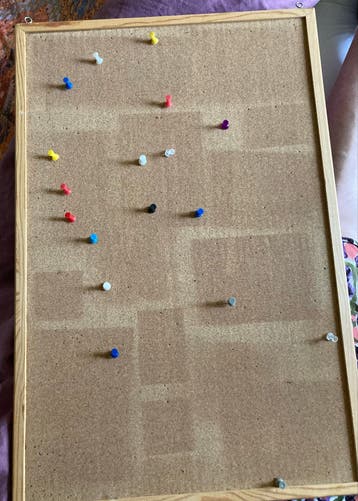 Handig prikbord met houten lijst