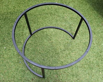 Rond tafelonderstel met beschadigd blad (gratis af te halen)