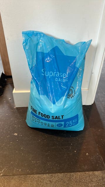 Ongeveer 20 kilo zout
