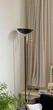 Vandaag 30 juni gratis ophalen! Zwarte staande lamp