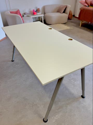 GRATIS 2x In hoogte instelbaar bureau - 80x160 cm