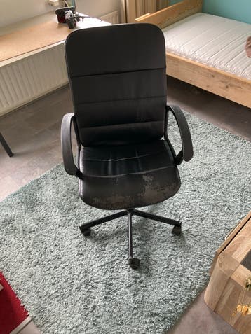 Zwarte bureaustoel