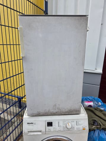 Defecte Miele wasmachine (W 2365) en koelkast
