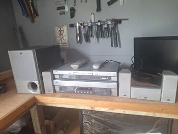 JVC set home cinema & cd speler + surround set.