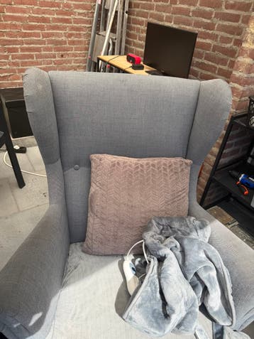 Comfortabele grijze stoel