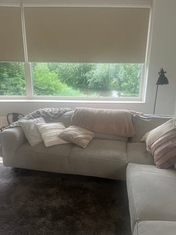 Comfortabele grijze hoekbank