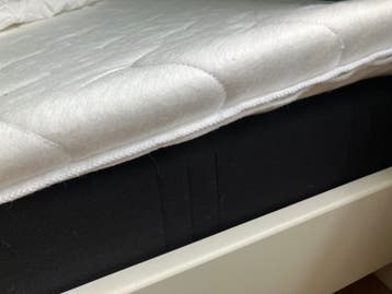 Comfortabel tweepersoonsbed met matras