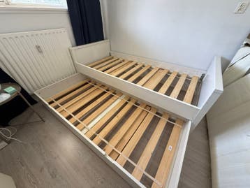 Uitschuifbaar bed met lades - wit