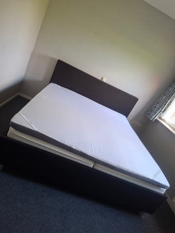 Gratis nette boxspring 180x200