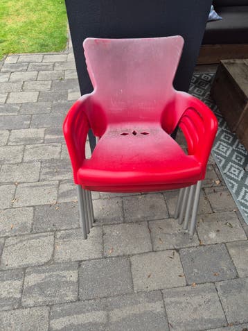 Set van 4 rode kunststof tuinstoelen