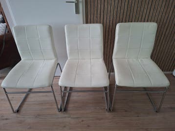 Set van 3 witte eetkamerstoelen