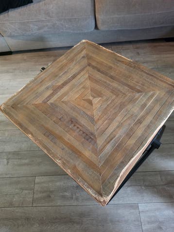 Unieke houten salontafel met geometrisch patroon