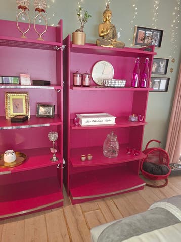 Gratis ophalen  Roze Boekenkasten  met Glamour Details
