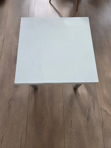 Bijzettafeltje