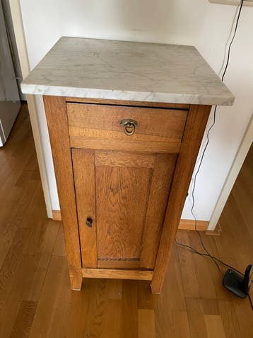 Te koop: Antiek hal/nachtkastje