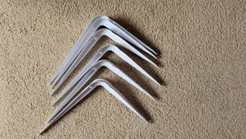 6 metalen plankdragers - gratis af te halen