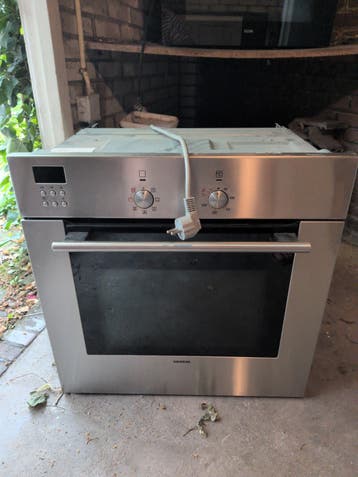 Siemens Heteluchtoven met Grillstand