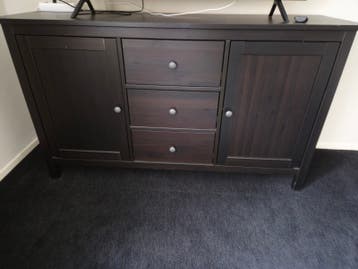 Kast. Zwart bruin