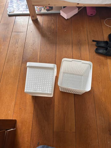Twee opbergbakken gratis