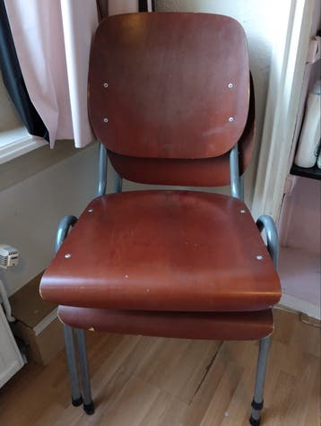 Stapelbare schoolstoelen
