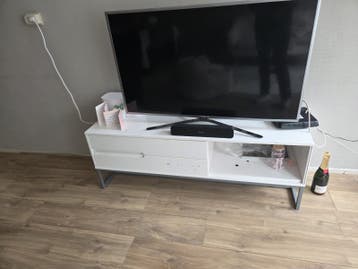 Modern wit tv-meubel - 140x43x50 cm