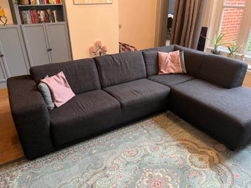 Comfortabele donkergrijze hoekbank
