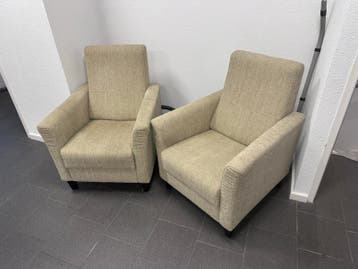 Gratis af te halen: Twee stoffen fauteuils