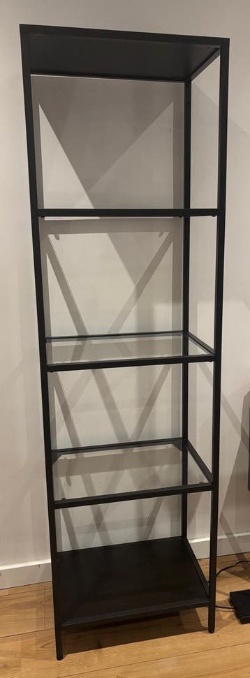 IKEA Vittsjö kast in zwart/bruin metaal met glazen planken