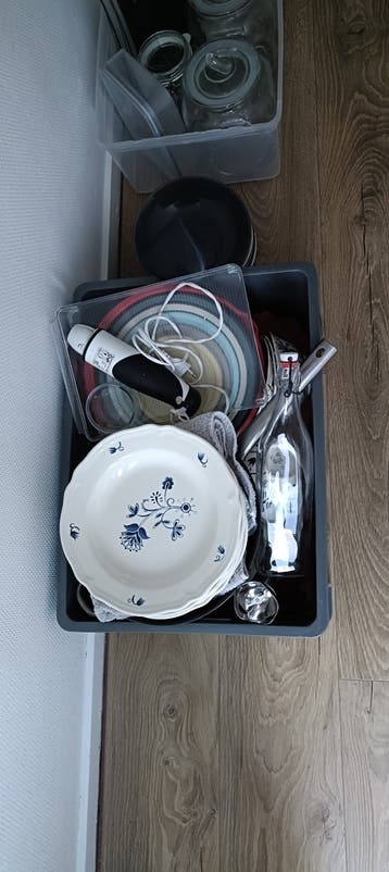 Diverse Keukenbenodigdheden: Borden, Blender, Glazen Potten
