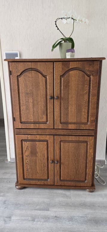 Eikenhouten computer kast met 4 deuren