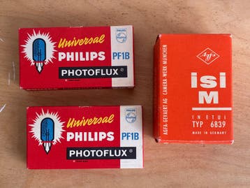 Agfa en Philips lampjes voor vintage flitsers