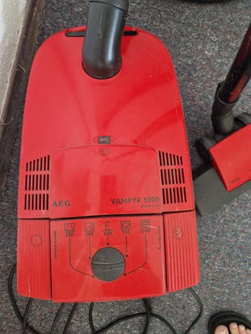 DEFECT Rode AEG Vampyr 5000 electronic sledestofzuiger