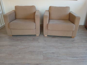 Twee gele fauteuiles gratis