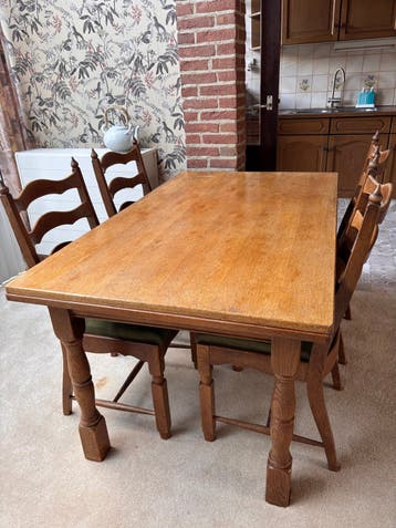 GRATIS: Uitschuifbare eettafel met 6 stoelen