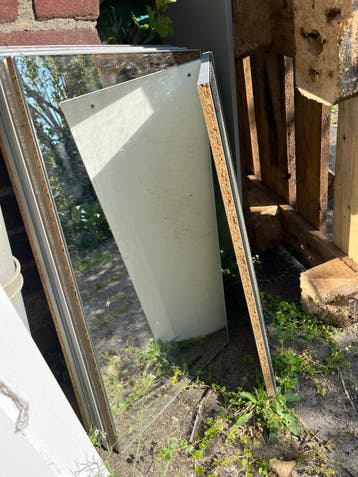 5 Houten planken met spiegels