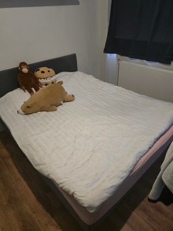 (GRATIS) Comfortabel tweepersoonsbed met matras!