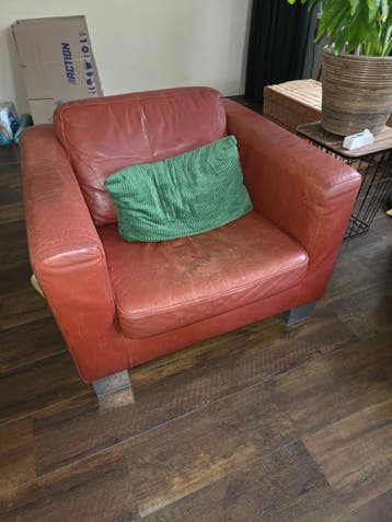 2 comfortabele leren fauteuils - roodbruin
