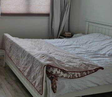 Gratis af te halen: Houten ledikant met matras (140x200)