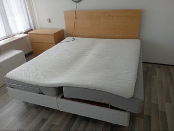 Tweepersoonsbed met verstelbare lattenbodems