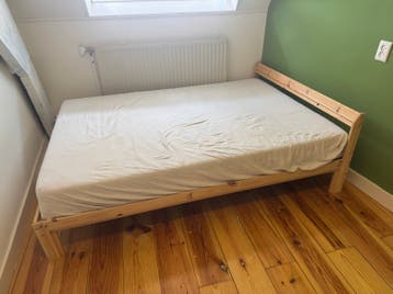 Gratis Ikea Neiden Bed 140x200(zonder matras en lattenbodem)