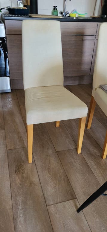 5x gratis onbeklede eetkamerstoelen