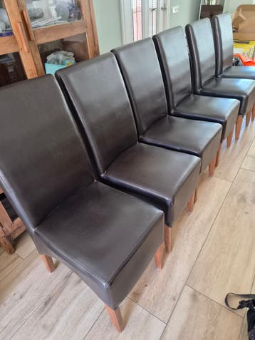 6 gratis eetkamerstoelen