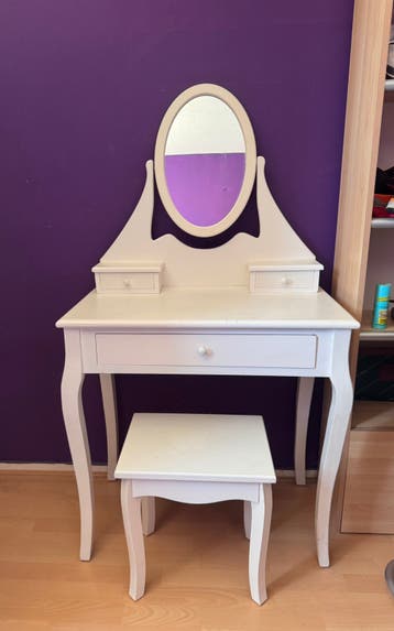 Make up tafel met krukje