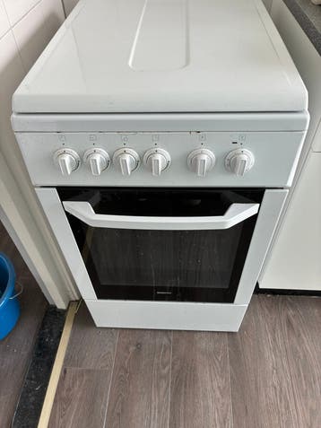 Gratis - Gebruikt gasfornuis met oven, ideaal als oud ijzer