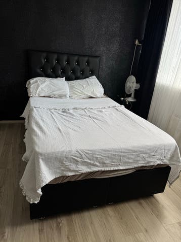 Gratis bed met gebruiksporen