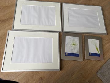 Fotolijsten met zilverkleurige rand-- gratis ophalen