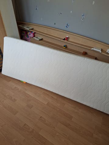 Bed met lattenbodem en matras